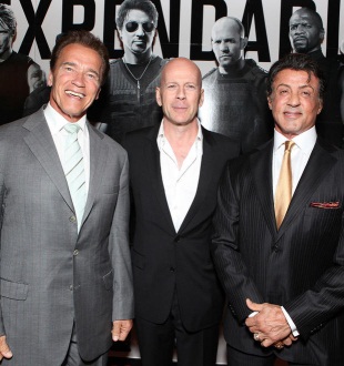 El ex gobernador y ex fisiculturista estuvo el año pasado en "The Expendables" en un cameo no acreditado junto a Sylvester Stallone y Bruce Willis.